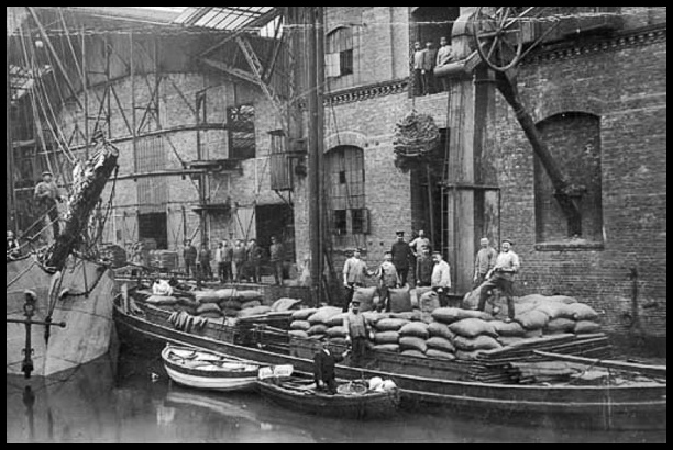 Getreideschuten-grain barges (2)