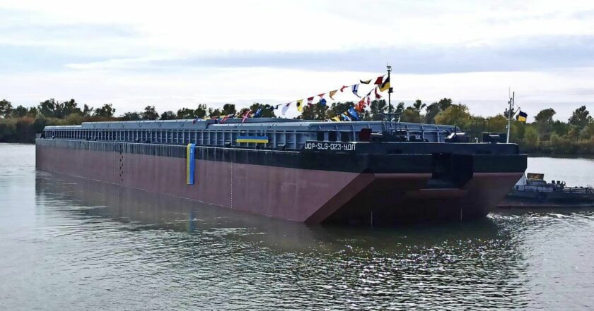 Schubleichter 58m - Barge (2)